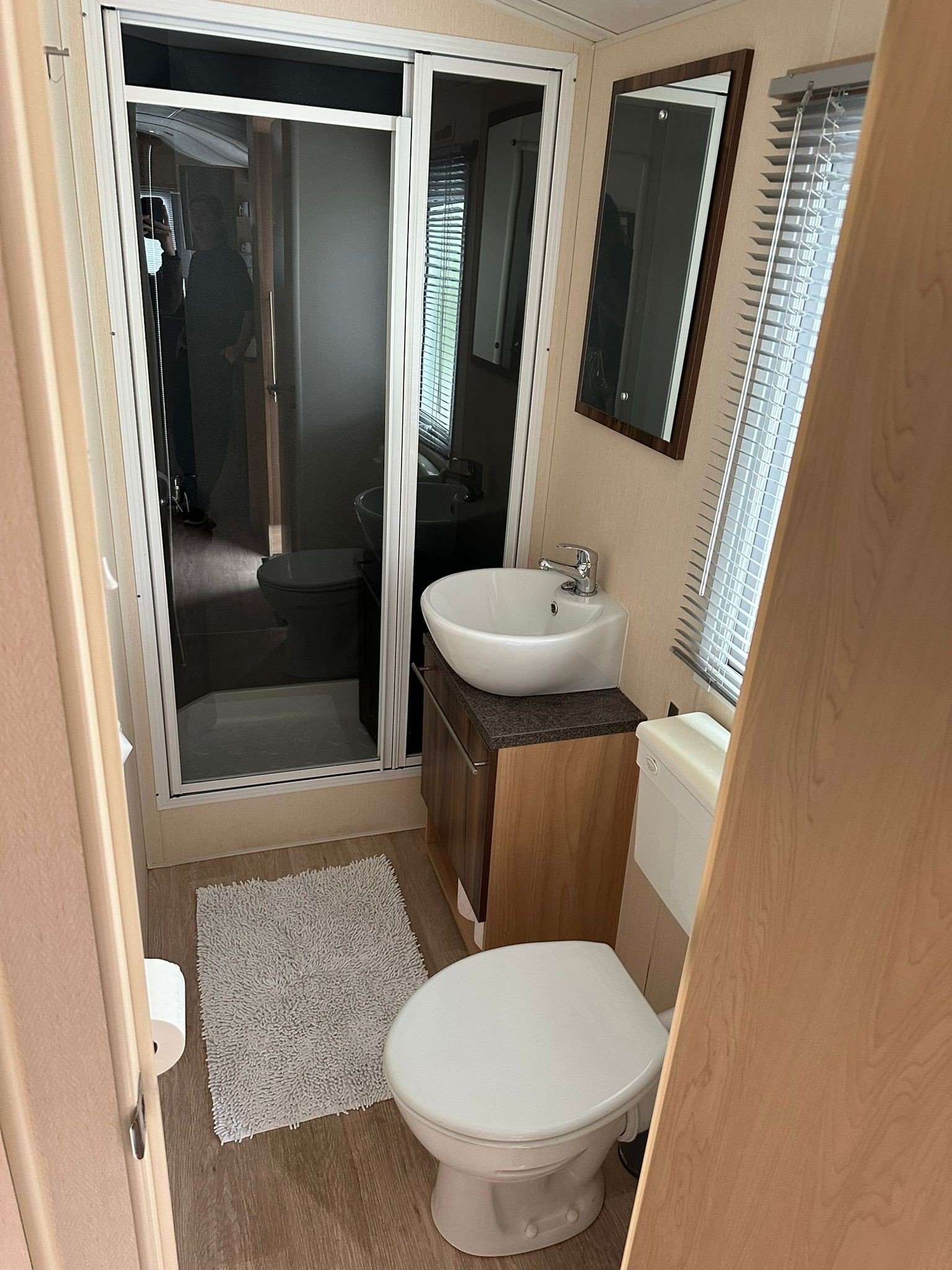 6b5b7252 8992 4fed 9757 2fb409757019