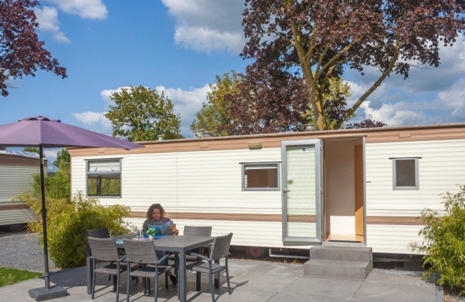 Luxe huurcaravan betuwestrand 1